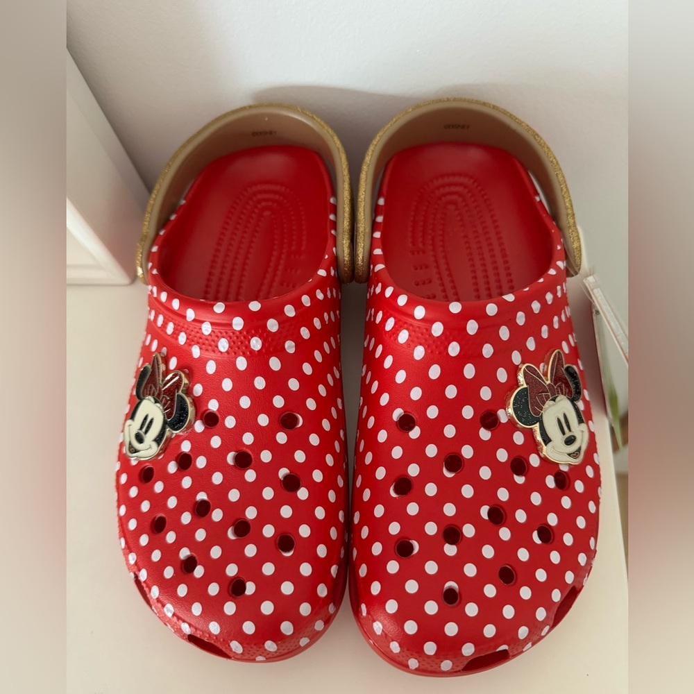 🍦 Disney Minnie Mouse Crocs M8/W10 NWT